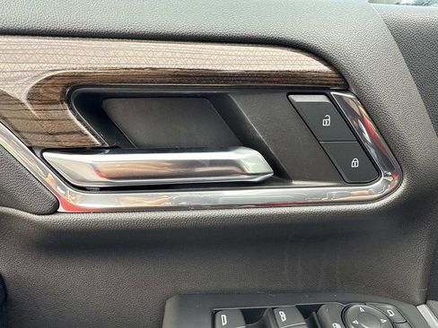 Used 2024 Chevrolet Silverado 2500 LT image 24