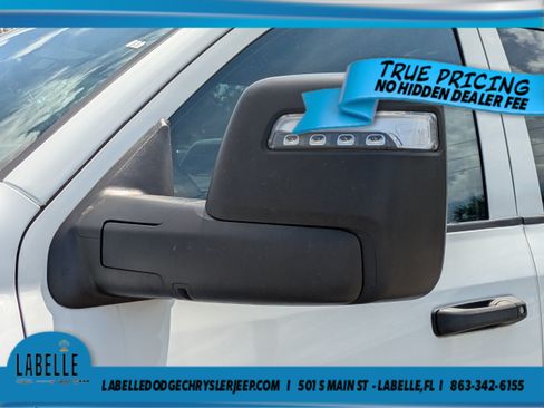 Used 2024 RAM 2500 Tradesman w/ Chrome Appearance Group AWD/4WD image 12