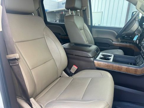 Used 2019 GMC Sierra 2500 SLT w/ Duramax Plus Package AWD/4WD image 11