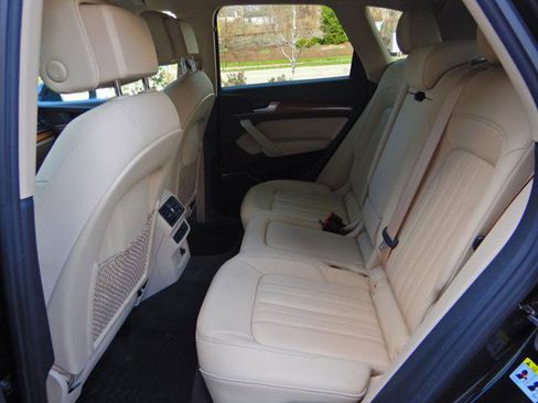 Used 2021 Audi Q5 2.0T Premium w/ Convenience Package image 13