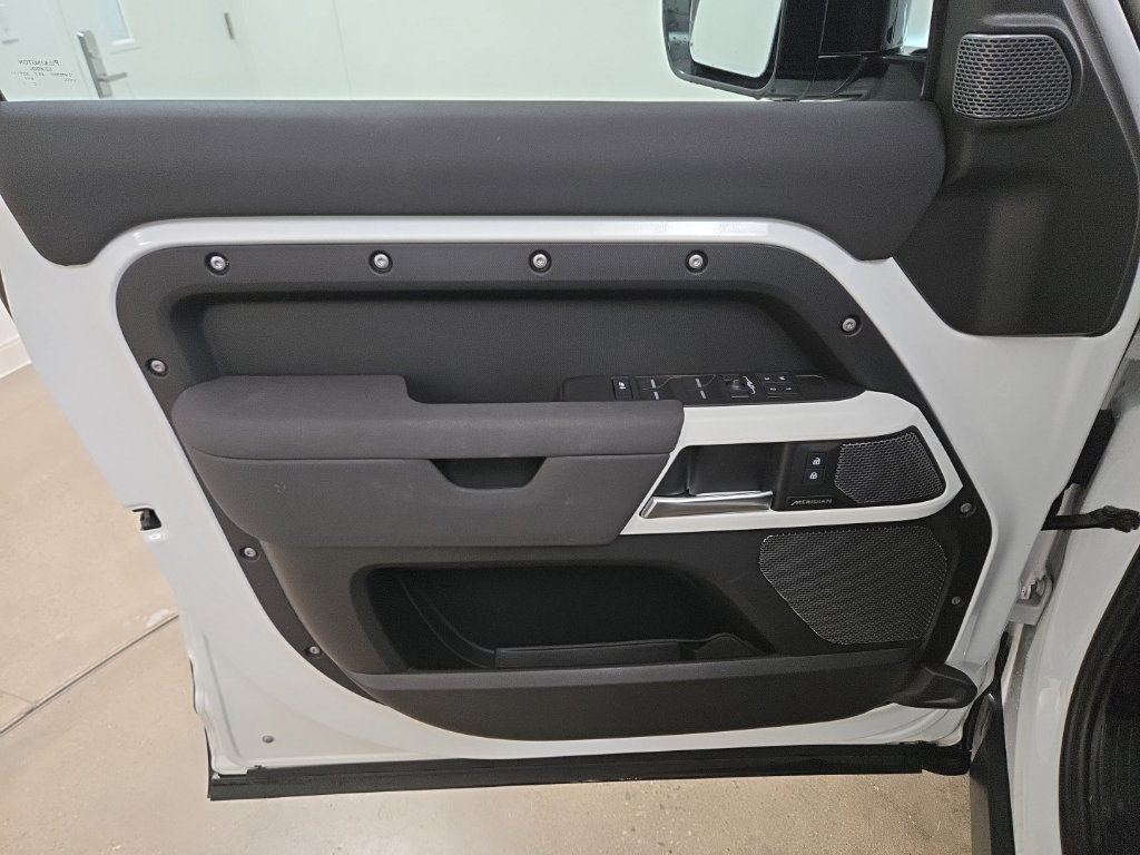 Certified 2023 Land Rover Defender 110 S AWD/4WD image 20