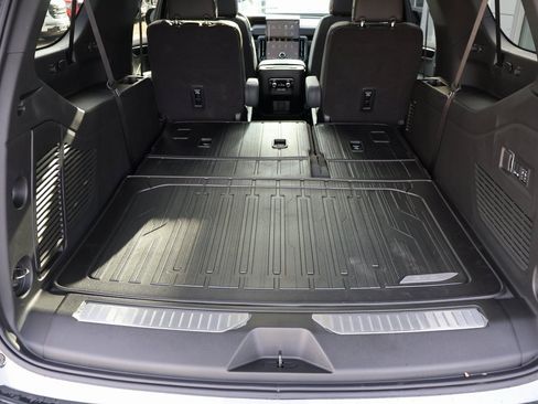 New 2026 GMC Yukon XL AT4 w/ AT4 Premium Package image 37