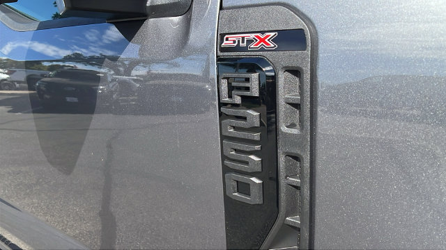 New 2026 Ford F250 4x4 Crew Cab Super Duty image 9