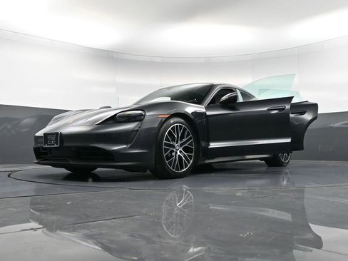 Certified 2022 Porsche Taycan image 41