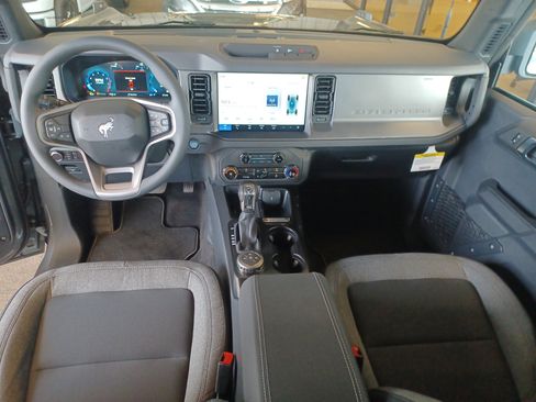 New 2025 Ford Bronco 4-Door image 18