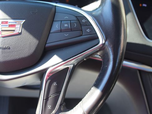 Used 2019 Cadillac XT5 Luxury w/ Advanced Security Package image 19