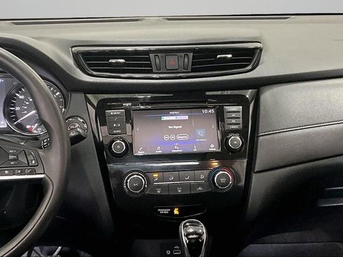 Used 2019 Nissan Rogue SV image 9