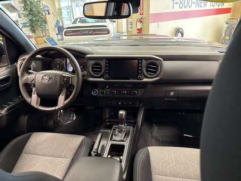 Used 2023 Toyota Tacoma TRD Sport image 21