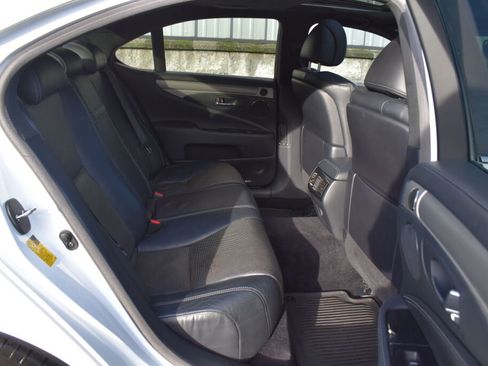 Used 2014 Lexus LS 460 AWD image 24