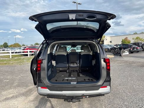 Certified 2025 Kia Carnival EX FWD image 14