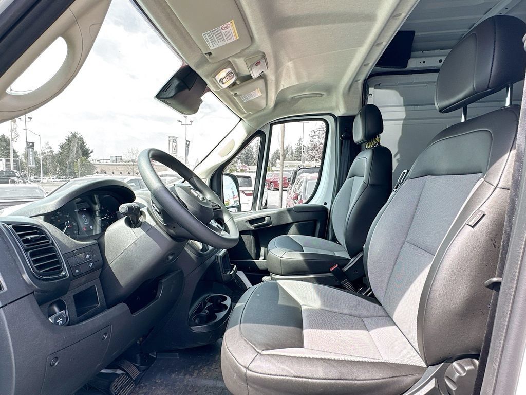 Used 2026 RAM ProMaster 2500 w/ Convenience Group FWD image 11