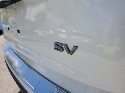 Used 2024 Nissan Rogue SV w/ SV Premium Package image 10