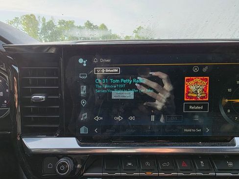 Used 2023 Chevrolet Silverado 1500 LT image 21