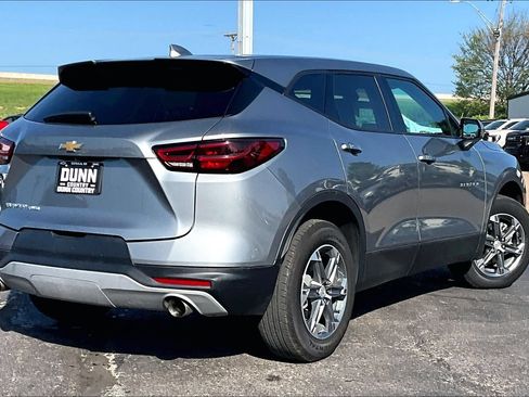 Used 2025 Chevrolet Blazer LT AWD/4WD image 2