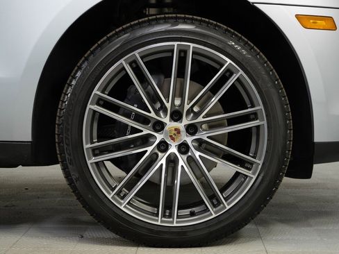 New 2026 Porsche Macan image 39