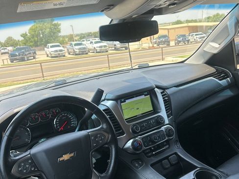 Used 2018 Chevrolet Suburban LT AWD/4WD image 3
