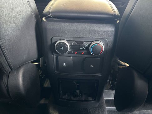 Used 2024 Ford Explorer Limited image 25