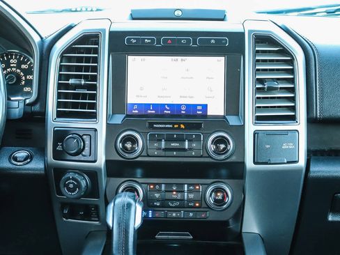 Used 2019 Ford F150 Platinum w/ Equipment Group 701A Luxury image 14