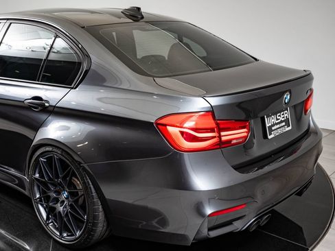 Used 2018 BMW M3 RWD image 19