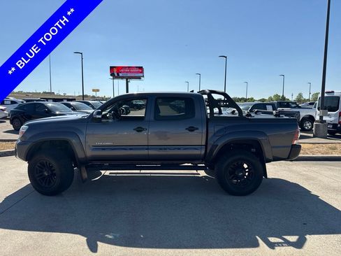 Used 2015 Toyota Tacoma PreRunner w/ SR5 Package RWD image 3