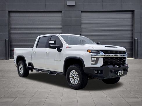 Used 2022 Chevrolet Silverado 2500 LT w/ Convenience Package AWD/4WD image 3