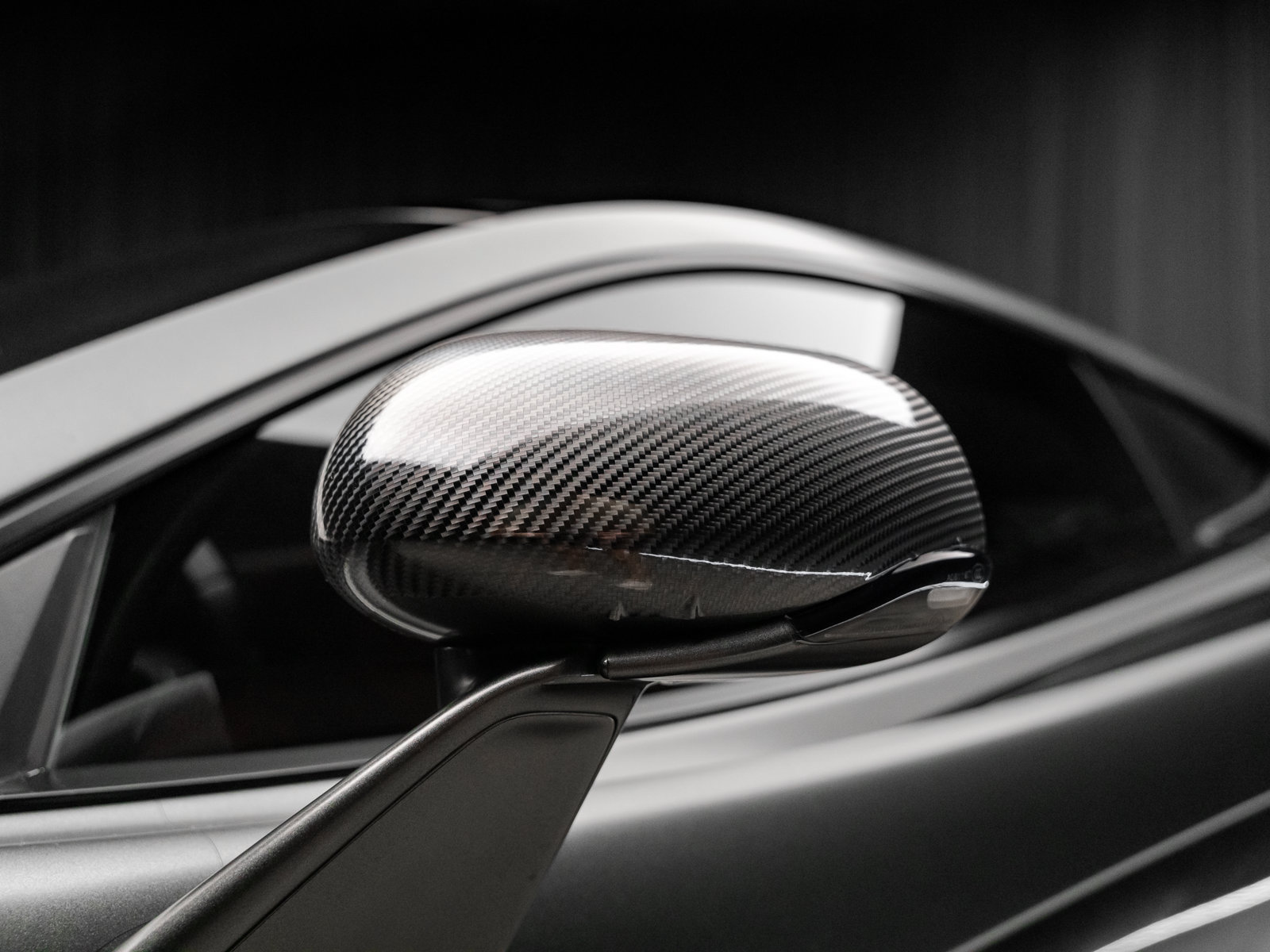 Used 2017 McLaren 570S RWD image 6