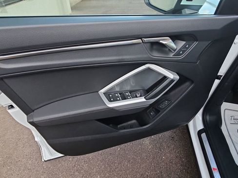 Used 2024 Audi Q3 2.0T Premium image 11