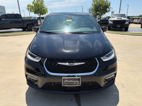 New 2026 Chrysler Pacifica Select FWD image 8
