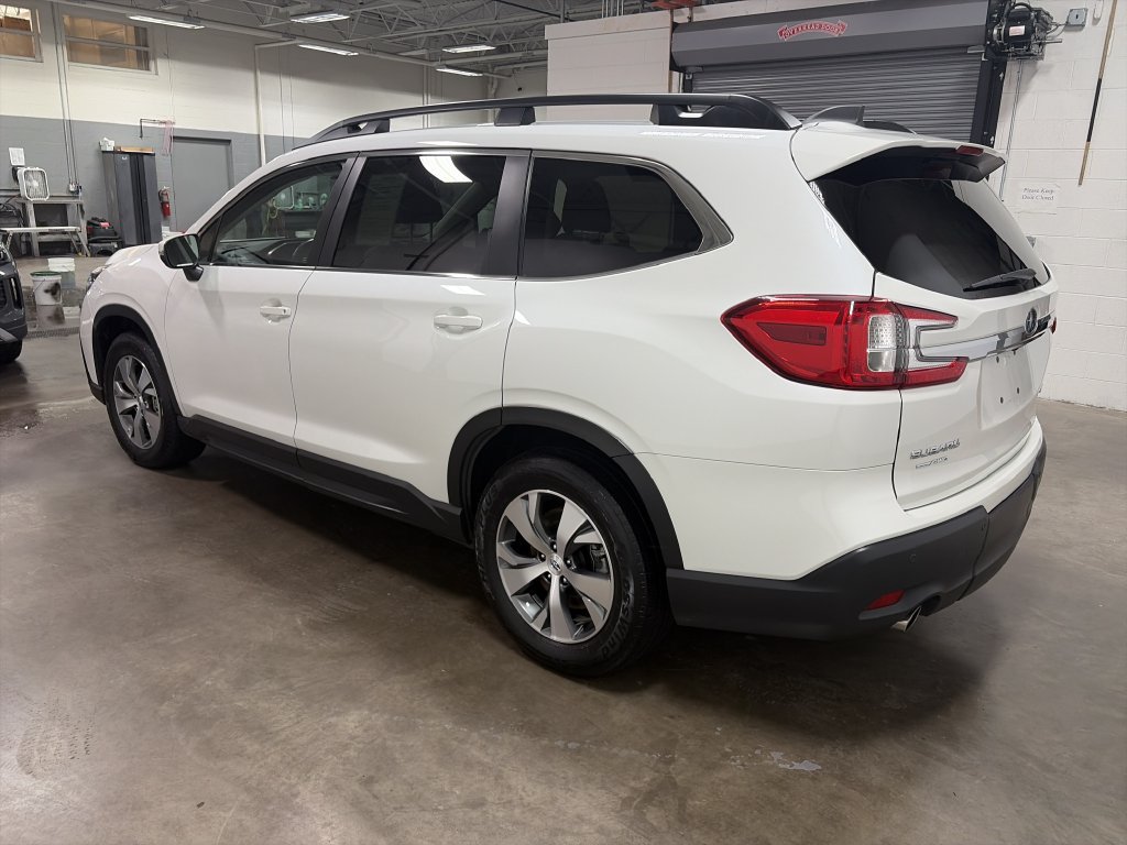 Used 2023 Subaru Ascent Premium w/ Convenience Package AWD/4WD image 5