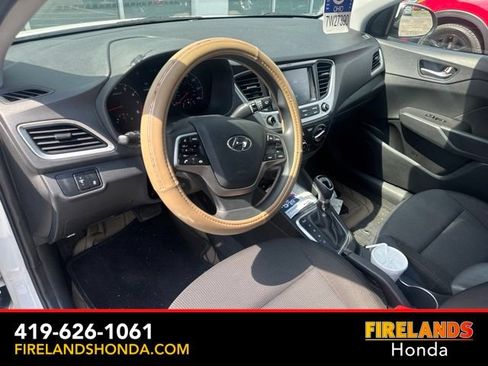 Used 2022 Hyundai Accent SEL FWD image 17
