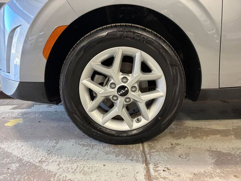 Used 2025 Kia Soul LX w/ LX Technology Package image 28