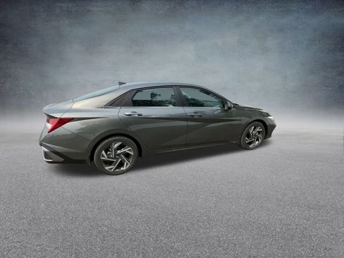 New 2025 Hyundai Elantra Limited image 23