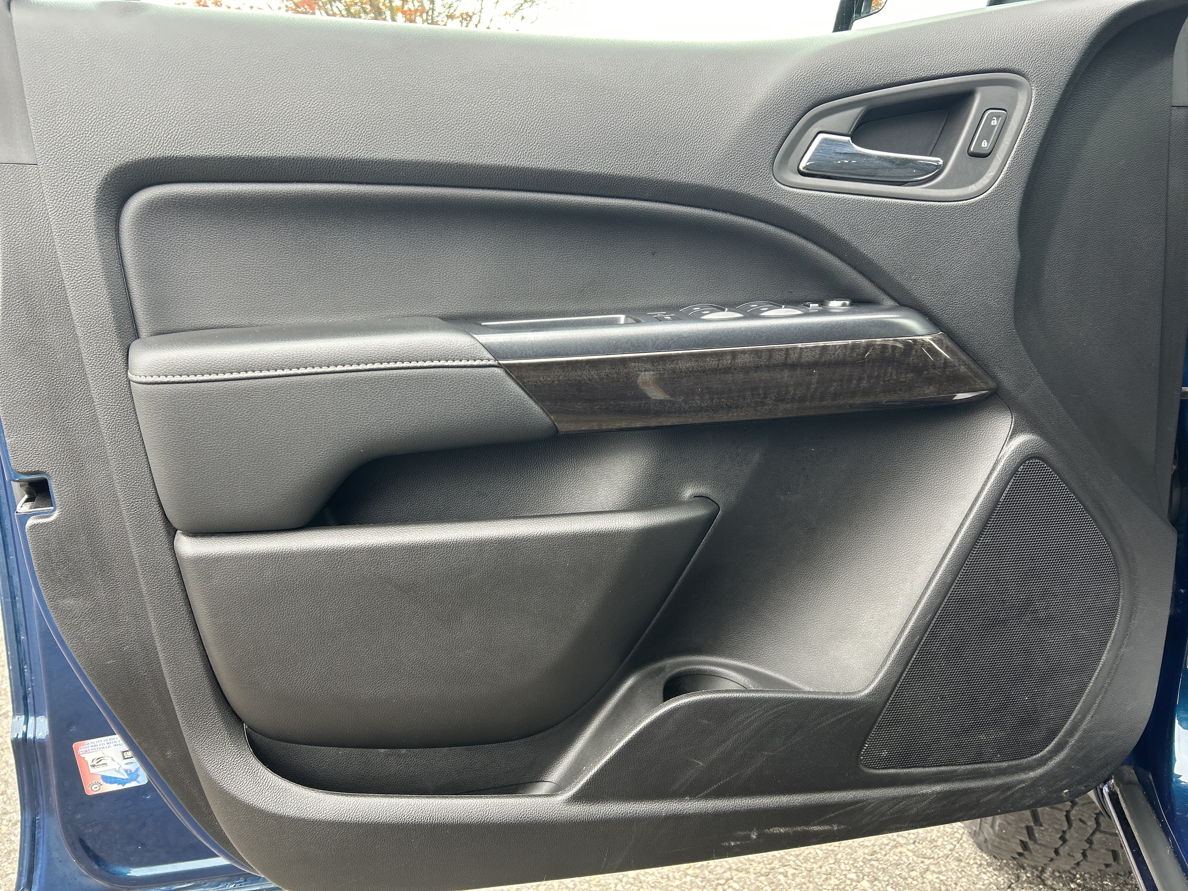 Used 2019 GMC Canyon SLE w/ Driver Alert Package AWD/4WD image 9