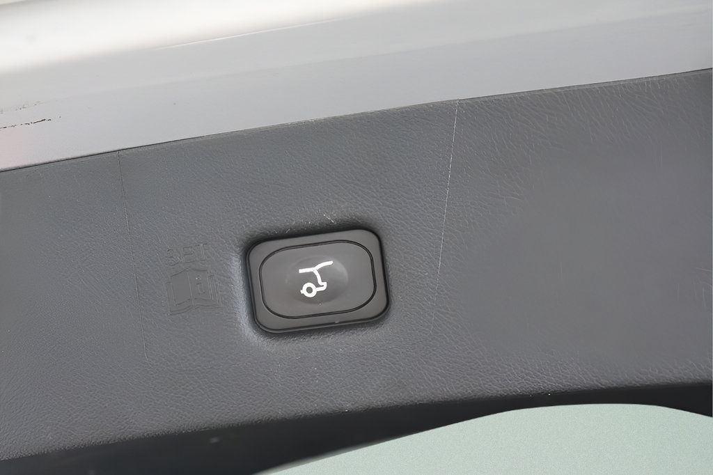 Used 2023 Lincoln Nautilus Reserve AWD/4WD image 27