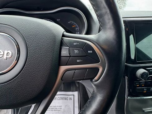 Used 2021 Jeep Grand Cherokee Laredo X image 14