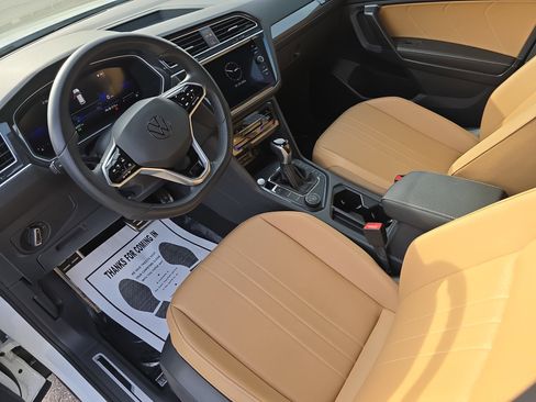 Used 2023 Volkswagen Tiguan SE R-Line image 15