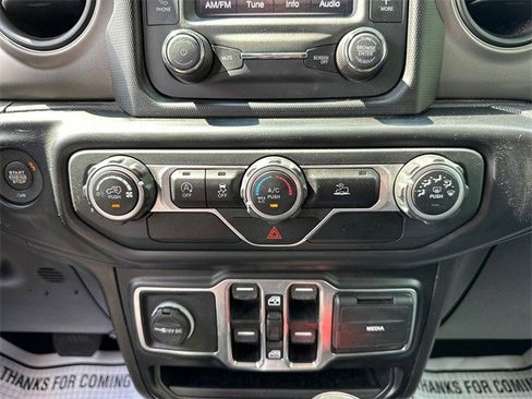 Used 2021 Jeep Gladiator Willys image 20