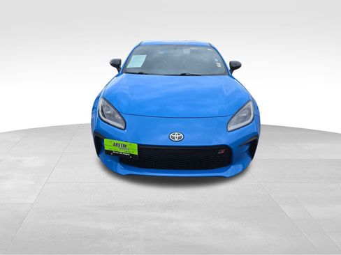 Used 2024 Toyota GR86 Premium image 9