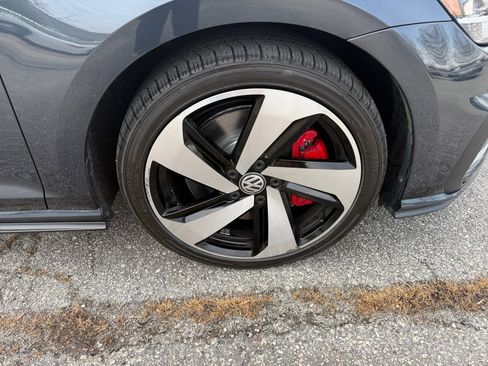 Used 2020 Volkswagen Golf 2.0T S image 28