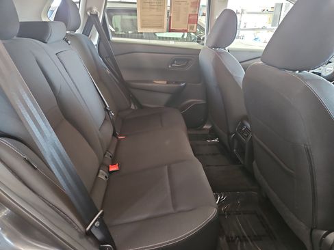 Used 2024 Nissan Rogue S image 10