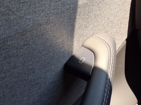 Used 2025 Tesla Model 3 RWD image 19