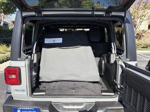 Used 2023 Jeep Wrangler Unlimited Rubicon 4xe image 29