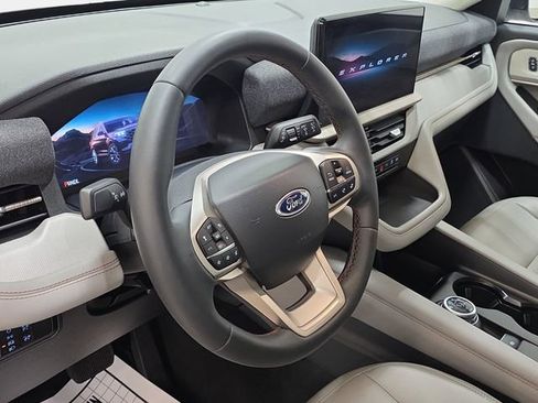 Used 2026 Ford Explorer Active w/ Active Comfort Package AWD/4WD image 14