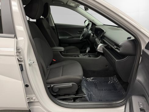 Certified 2025 Hyundai Kona SEL image 15