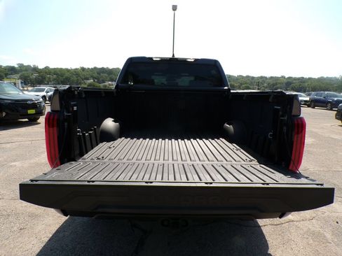 Used 2025 Toyota Tundra SR5 w/ SR5 Premium Package AWD/4WD image 18
