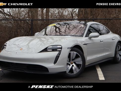 Used 2022 Porsche Taycan image 1