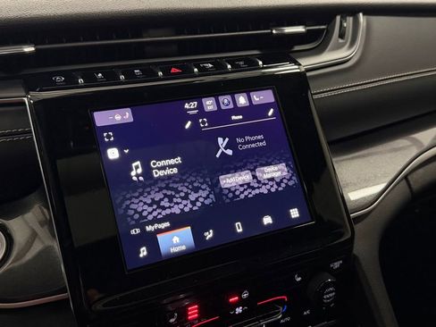 Used 2023 Jeep Grand Cherokee Altitude image 18