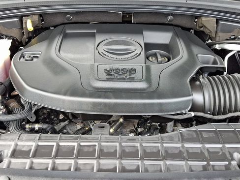 Used 2023 Jeep Grand Cherokee Summit AWD/4WD image 33