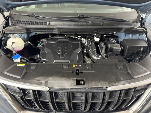 Used 2023 Kia Carnival EX FWD image 45