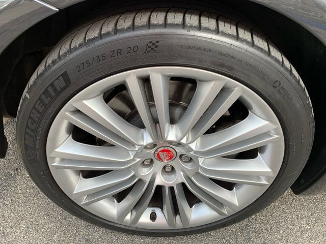 Used 2018 Jaguar XJ L Supercharged RWD image 11